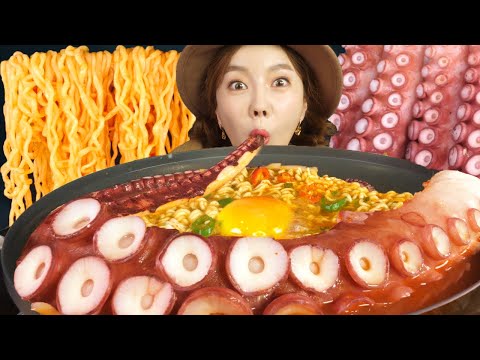 [Mukbang ASMR] 12kg 대왕 문어🐙다리 넣은 라면 먹방 OMG! Massive 12KG OCTOPUS LEG RAMEN Realsound Ssoyoung